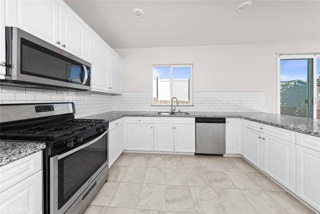 $4,200 | 11640 Eldridge Avenue, Sylmar, CA 91342