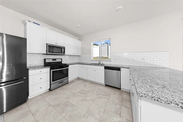 $4,200 | 11640 Eldridge Avenue, Sylmar, CA 91342