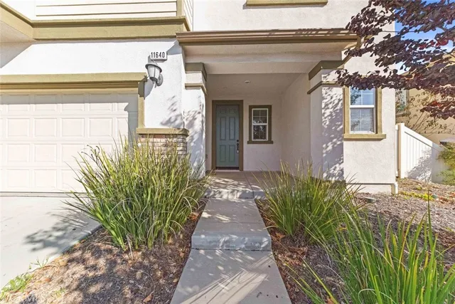 $4,200 | 11640 Eldridge Avenue, Sylmar, CA 91342