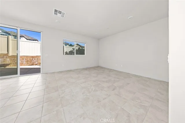 $4,200 | 11640 Eldridge Avenue, Sylmar, CA 91342