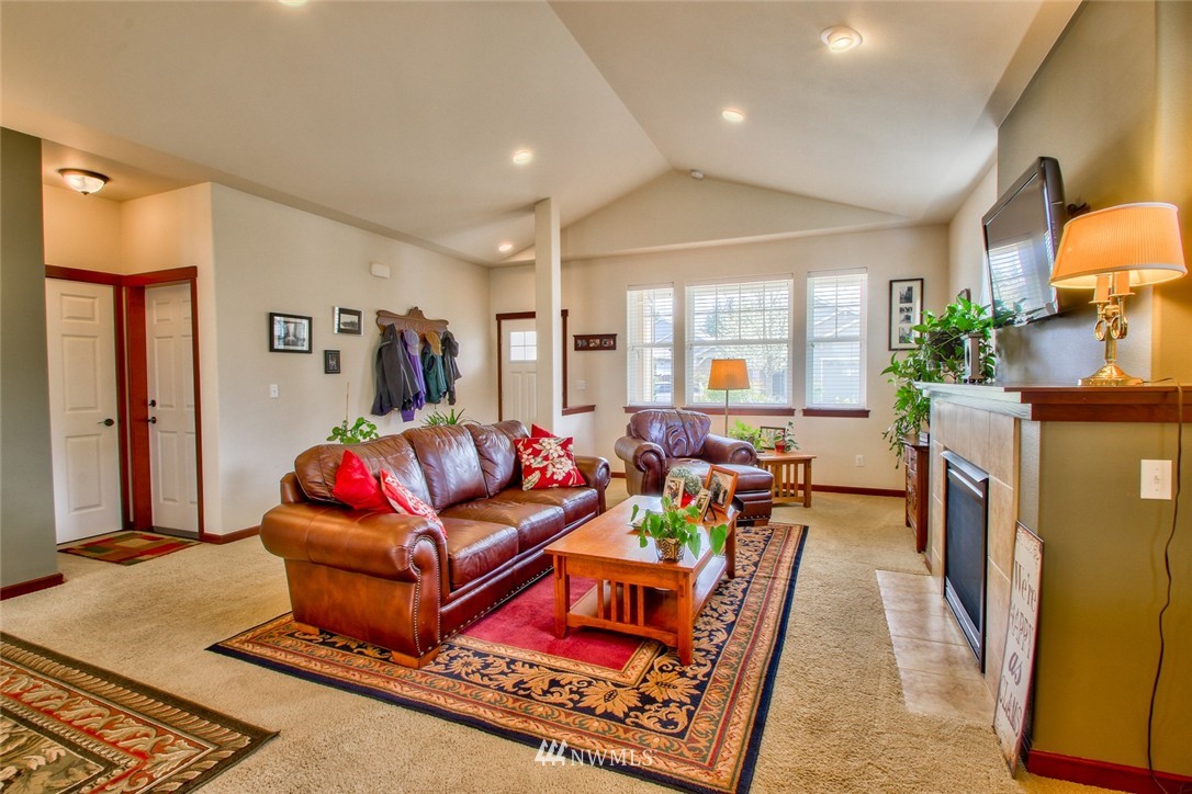 1135 Chestnut Loop Mount Vernon, WA 98274 - Photo 8 of 24 Gallery Image 8