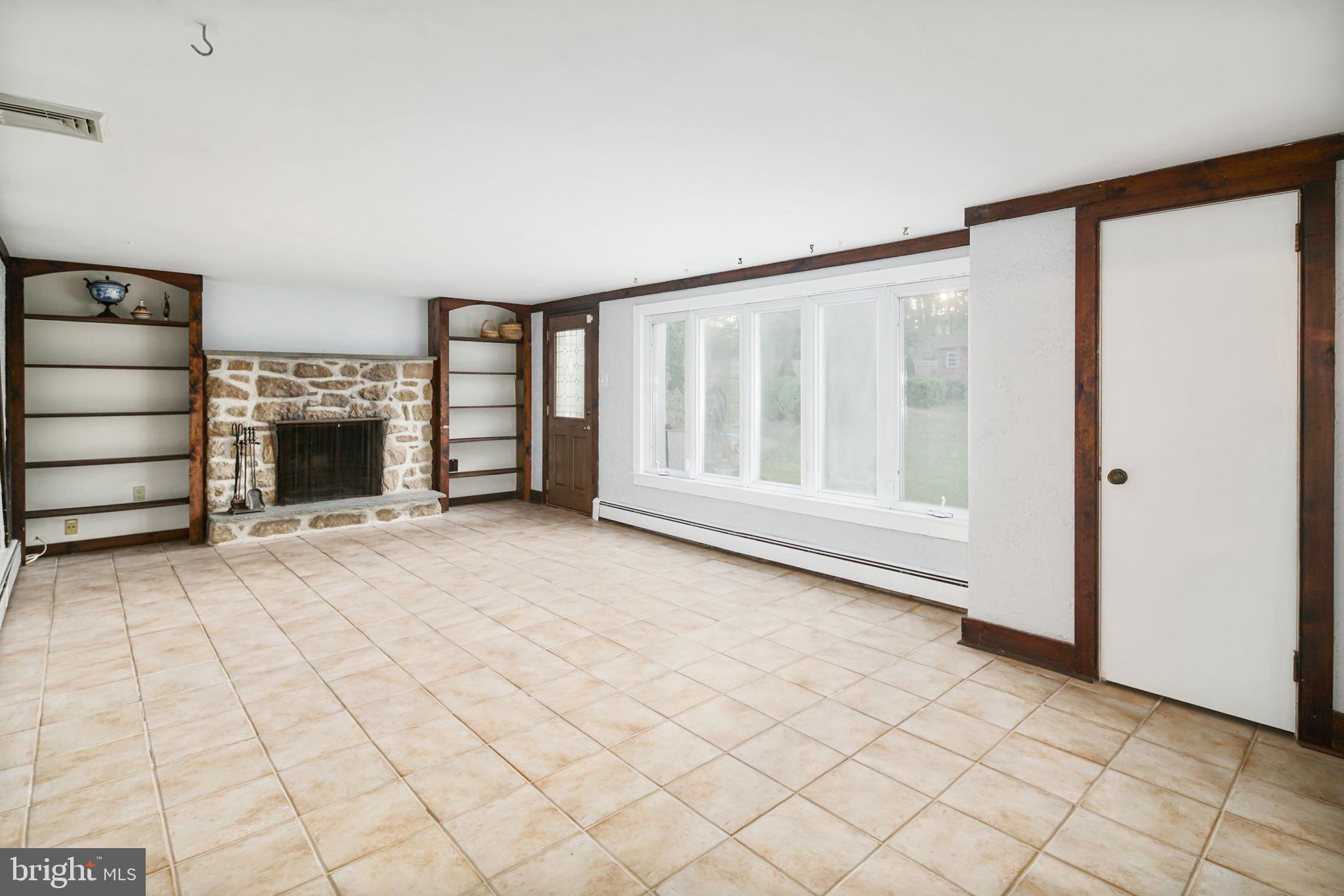 668 Beverly Road Holland, PA 18966 - Photo 14 of 34 Family Room