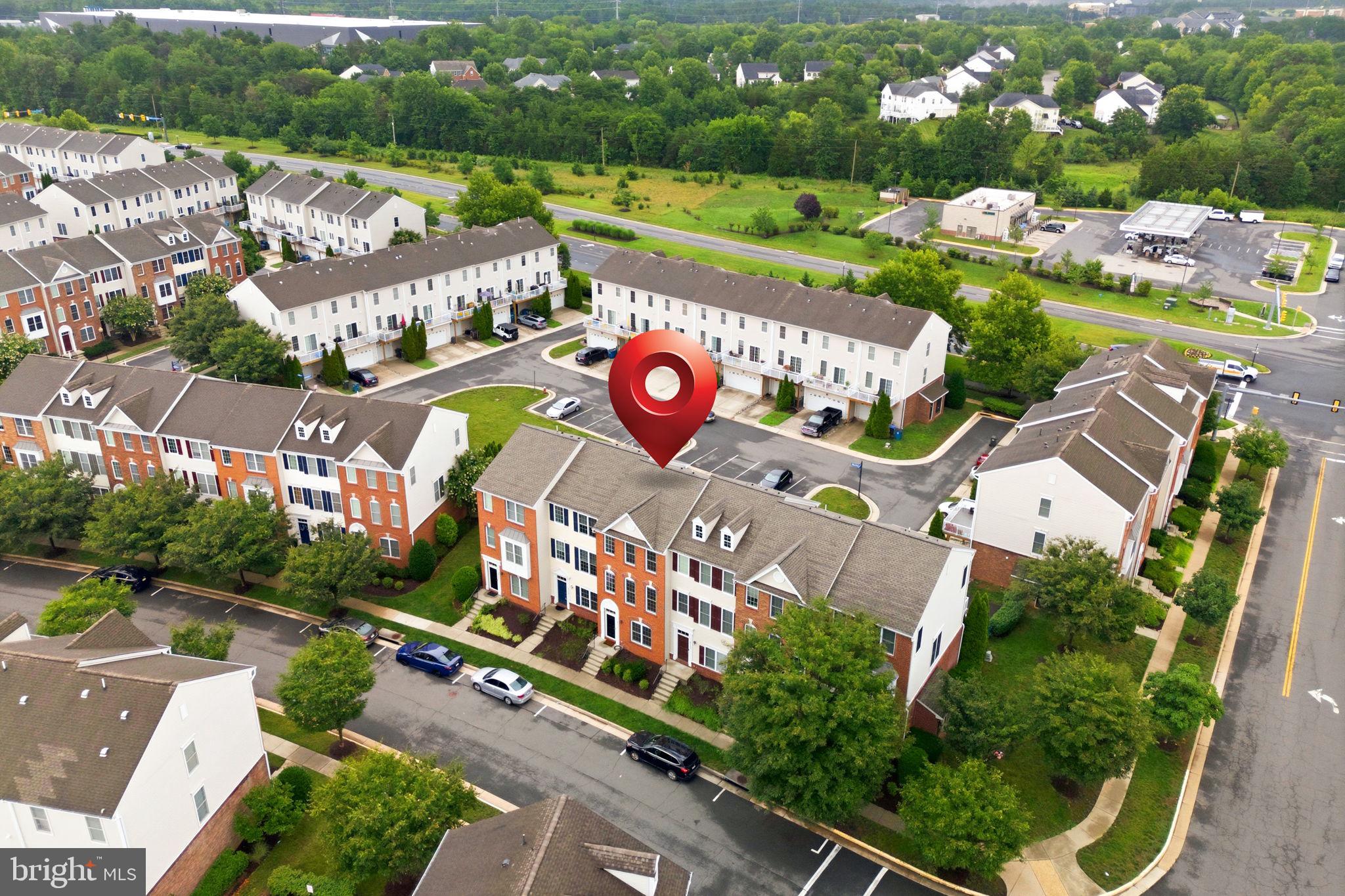 25156 Monteith Terrace Chantilly, VA 20152 - Photo 10 of 72 Charming community with modern appeal.