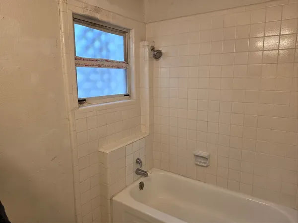 $1,400 | 1226 West Gray Street, Unit 2, Houston, TX 77019