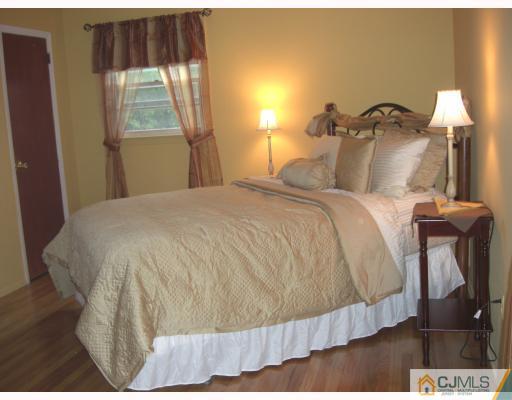 36 Norton Road East Brunswick, NJ 08816 - Photo 5 of 10 Gallery Image 5
