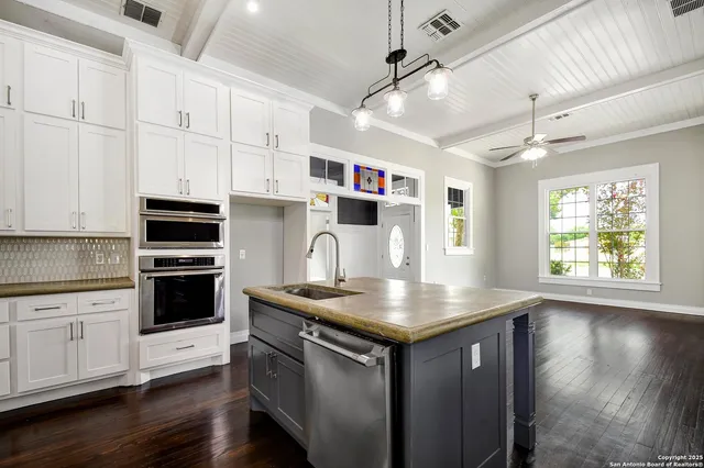 $630,000 | 327 Barrera Street, San Antonio, TX 78210