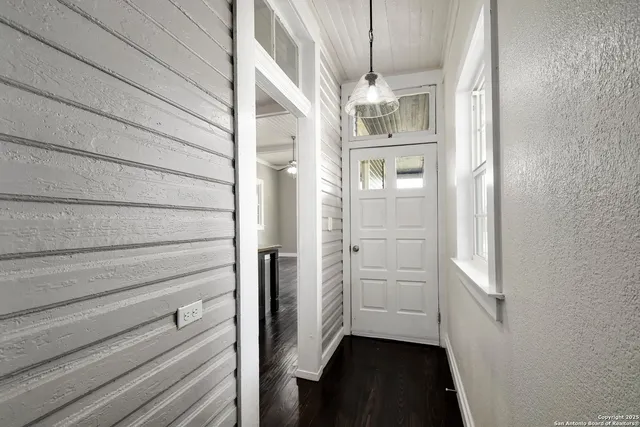 $630,000 | 327 Barrera Street, San Antonio, TX 78210