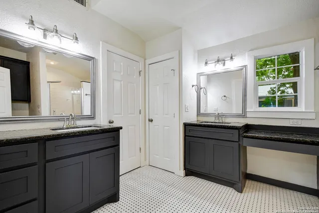 $630,000 | 327 Barrera Street, San Antonio, TX 78210