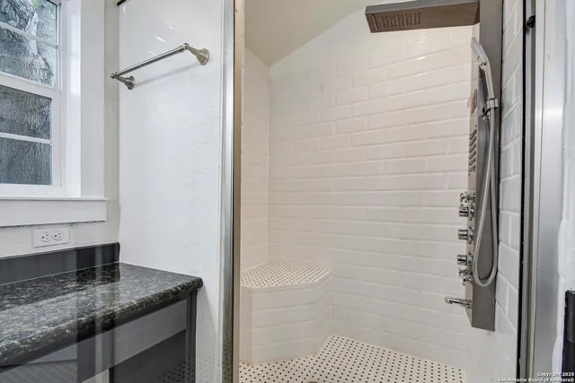 $630,000 | 327 Barrera Street, San Antonio, TX 78210