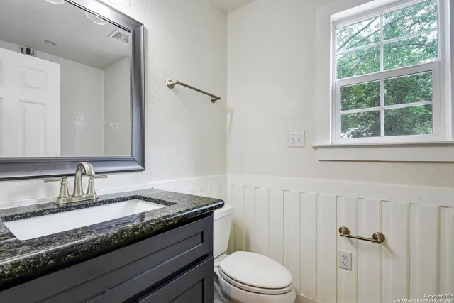 $630,000 | 327 Barrera Street, San Antonio, TX 78210