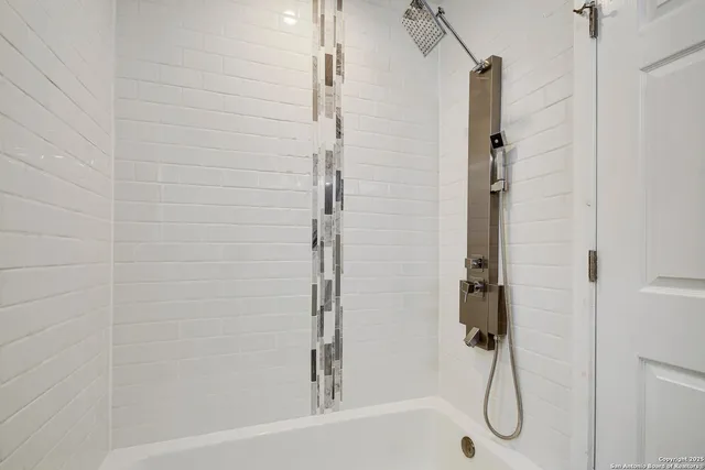 $630,000 | 327 Barrera Street, San Antonio, TX 78210