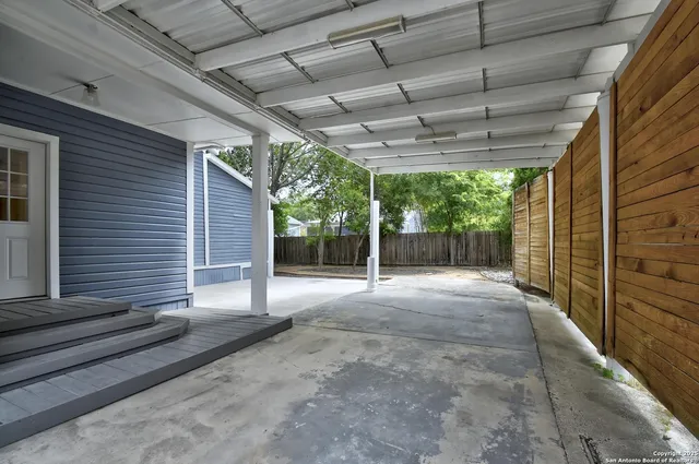 $630,000 | 327 Barrera Street, San Antonio, TX 78210