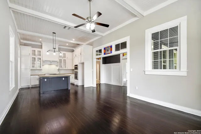 $630,000 | 327 Barrera Street, San Antonio, TX 78210