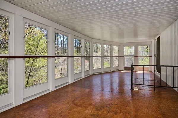 $275,000 | 7 Pine Valley Road, Northampton, MA 01062