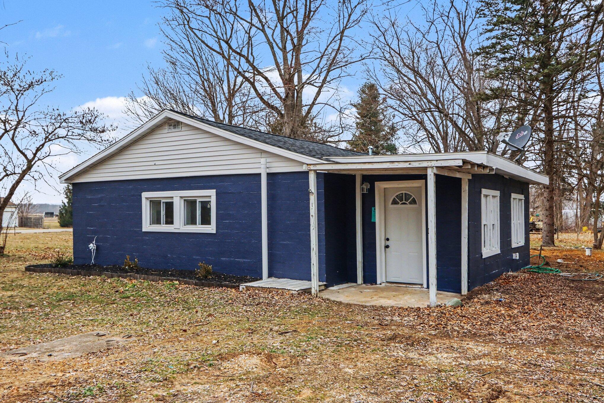 17022 Hull Street Constantine, MI 49042 - Photo 1 of 15 002_file_3473