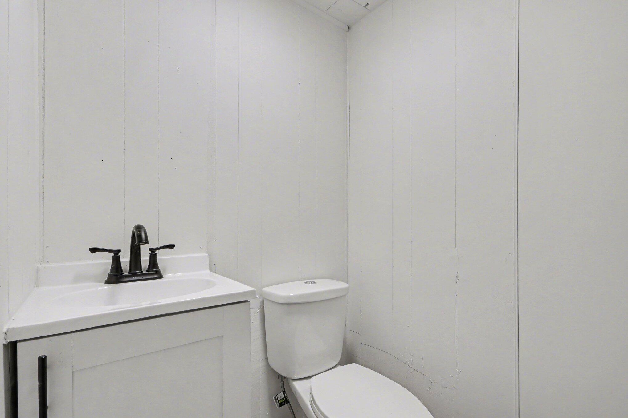 17022 Hull Street Constantine, MI 49042 - Photo 11 of 15 011_file_9955