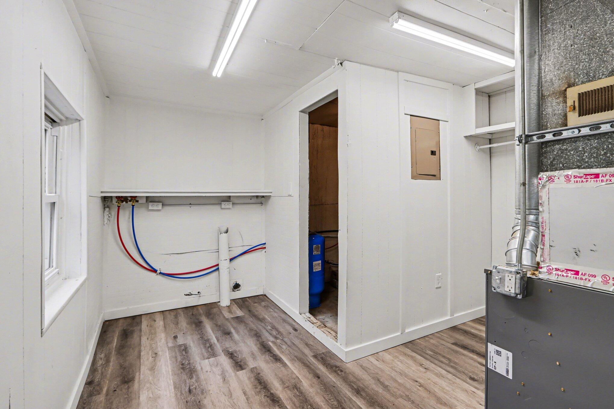 17022 Hull Street Constantine, MI 49042 - Photo 13 of 15 013_file_9353