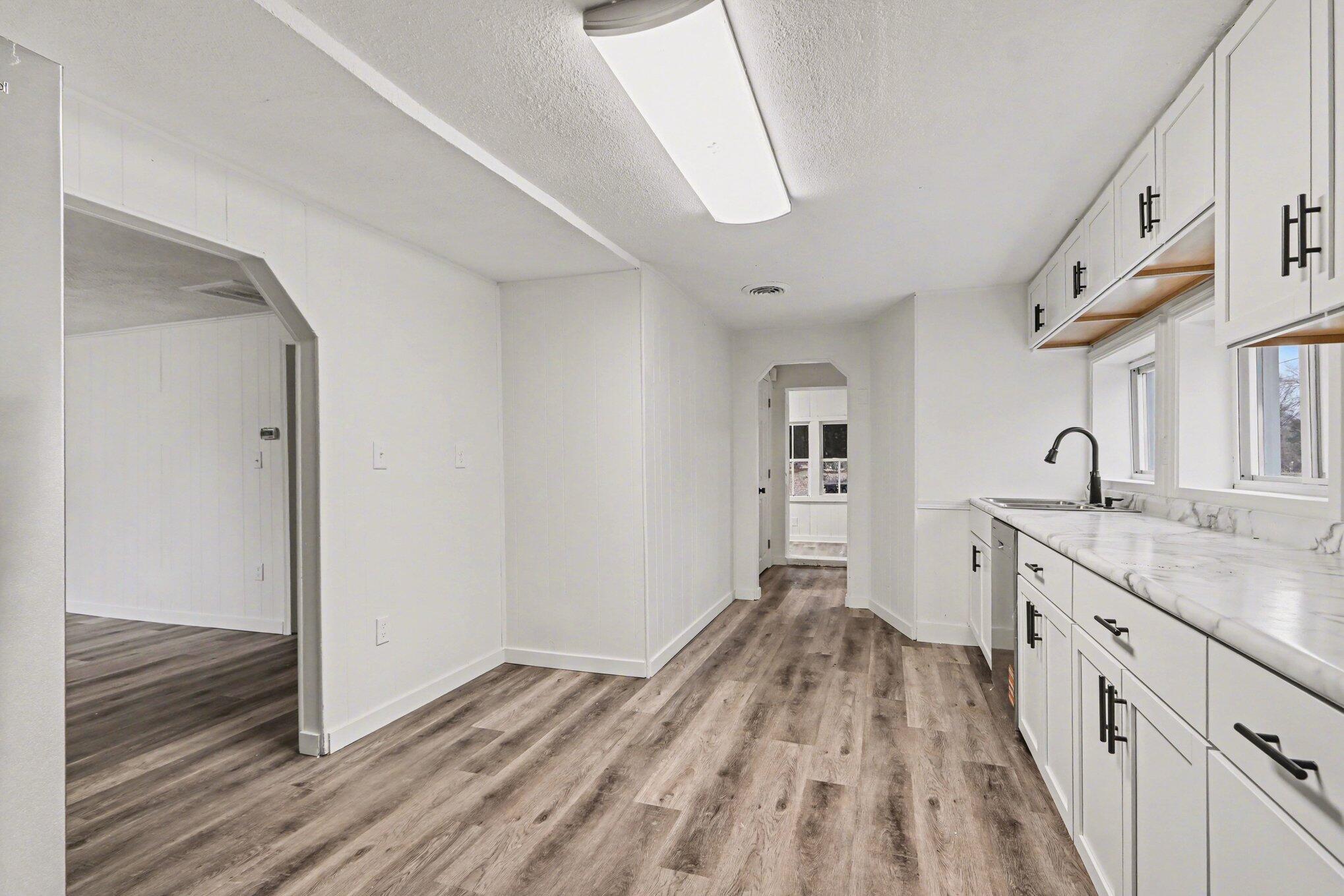 17022 Hull Street Constantine, MI 49042 - Photo 8 of 15 008_file_1702