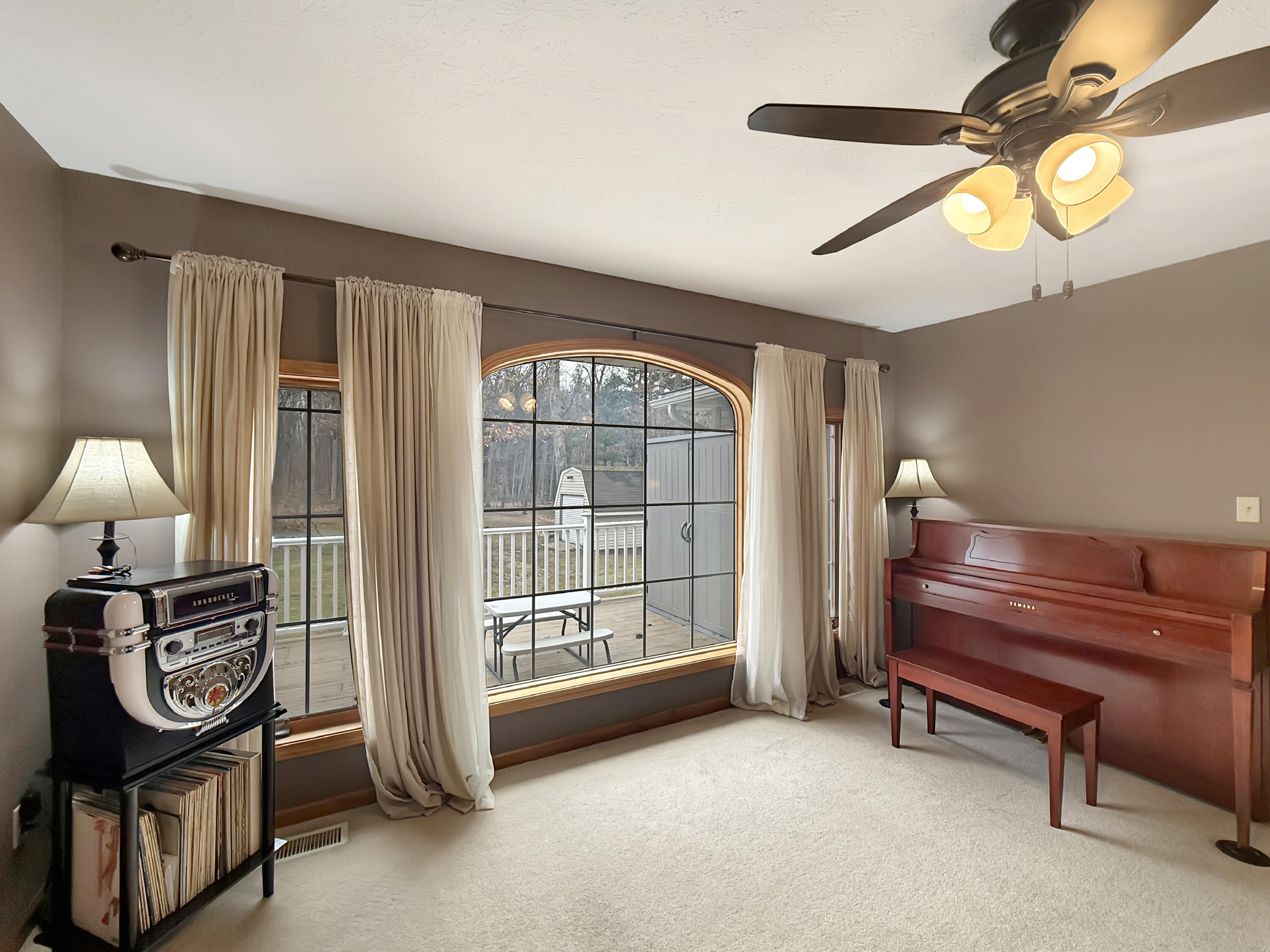 490 West 75 South Valparaiso, IN 46385 - Photo 4 of 39 3000x2250