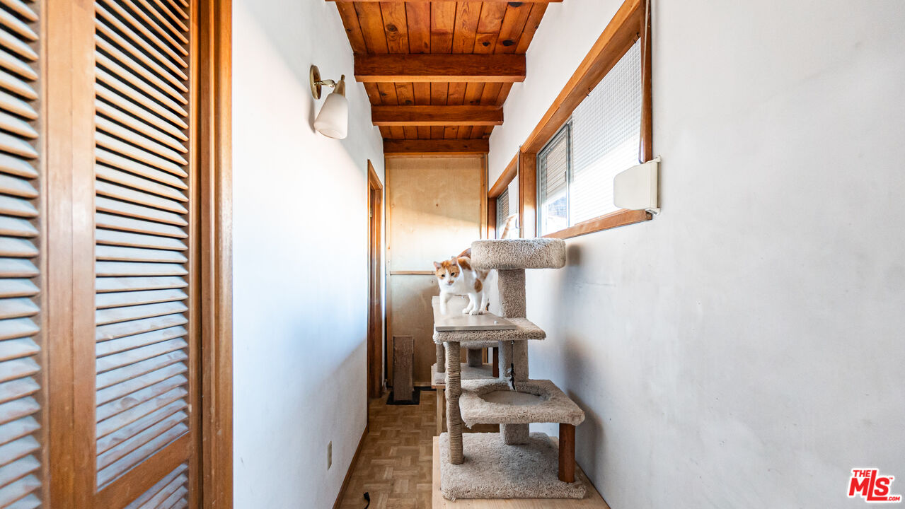 1408 251st Street Harbor City, CA 90710 - Photo 25 of 40 a view of entryway and hall