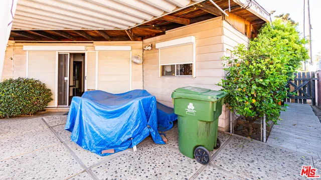 a front view of house with yard
