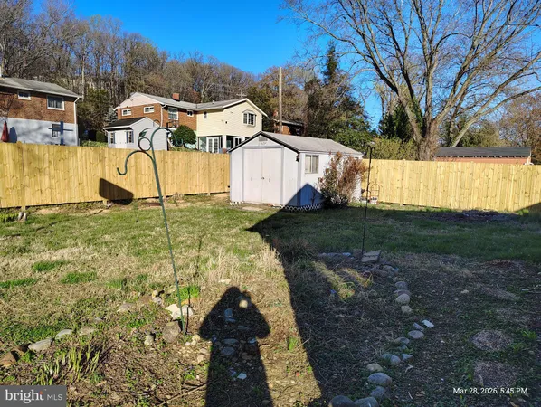 $679,900 | 6312 Indian Run Parkway, Alexandria, VA 22312