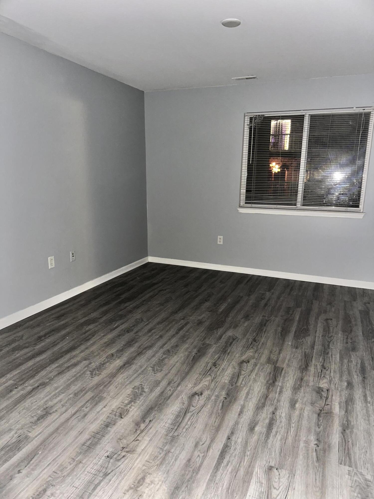 873 Amanda Lane Pontiac, MI 48340 - Photo 13 of 20 Masterbedroom