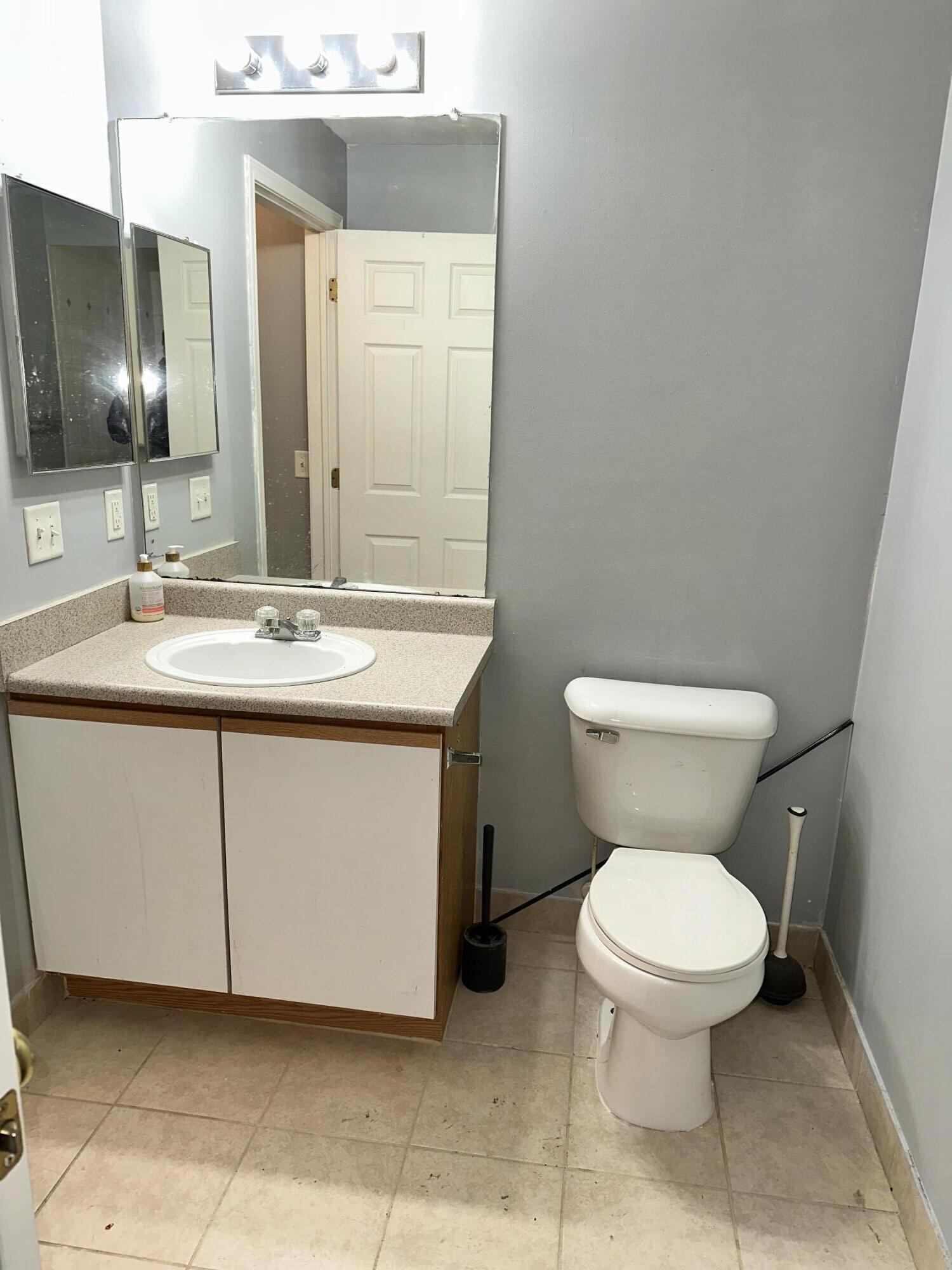 873 Amanda Lane Pontiac, MI 48340 - Photo 10 of 20 Masterbath