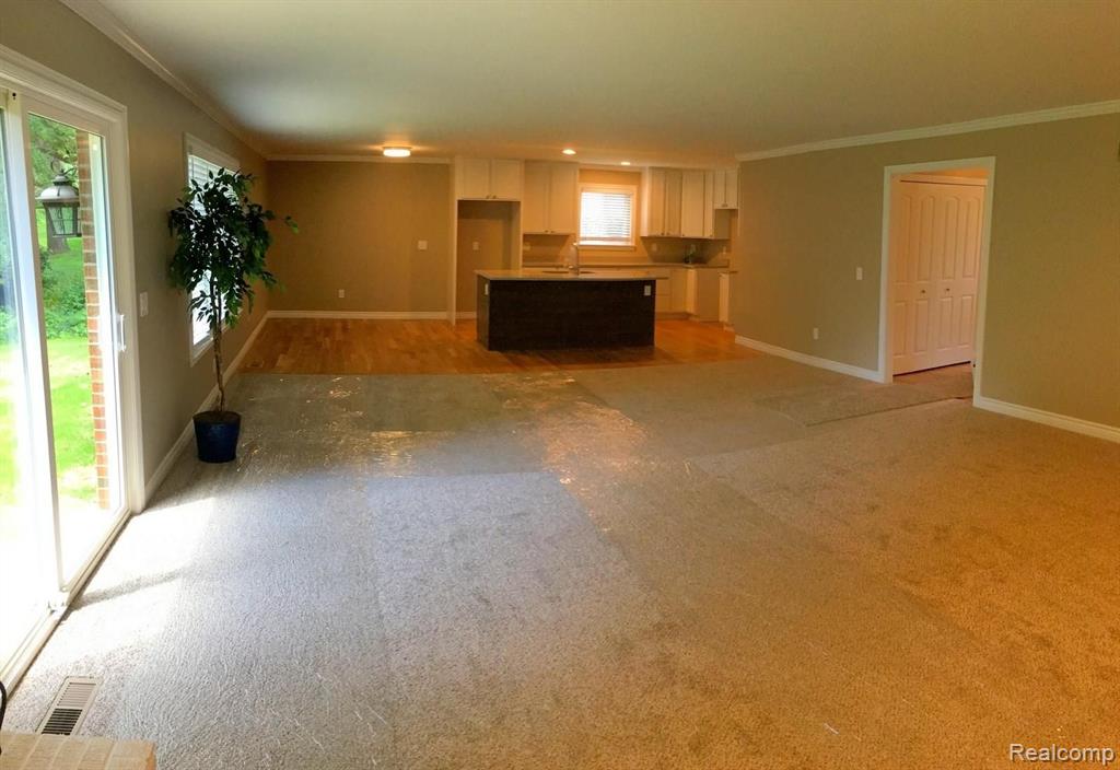 30015 High Valley Road Farmington Hills, MI 48331 - Photo 5 of 25