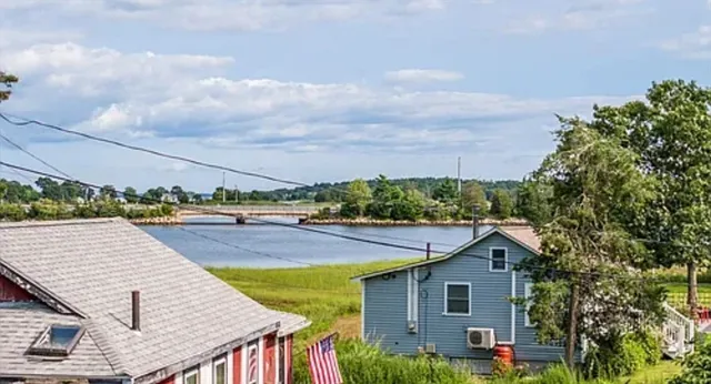 $2,200 | 43 Marine Avenue, Wareham, MA 02576