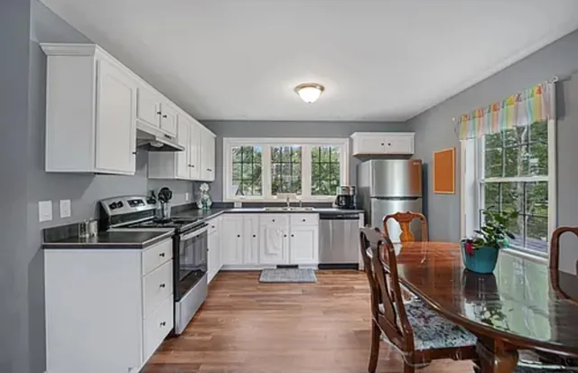 $2,200 | 43 Marine Avenue, Wareham, MA 02576