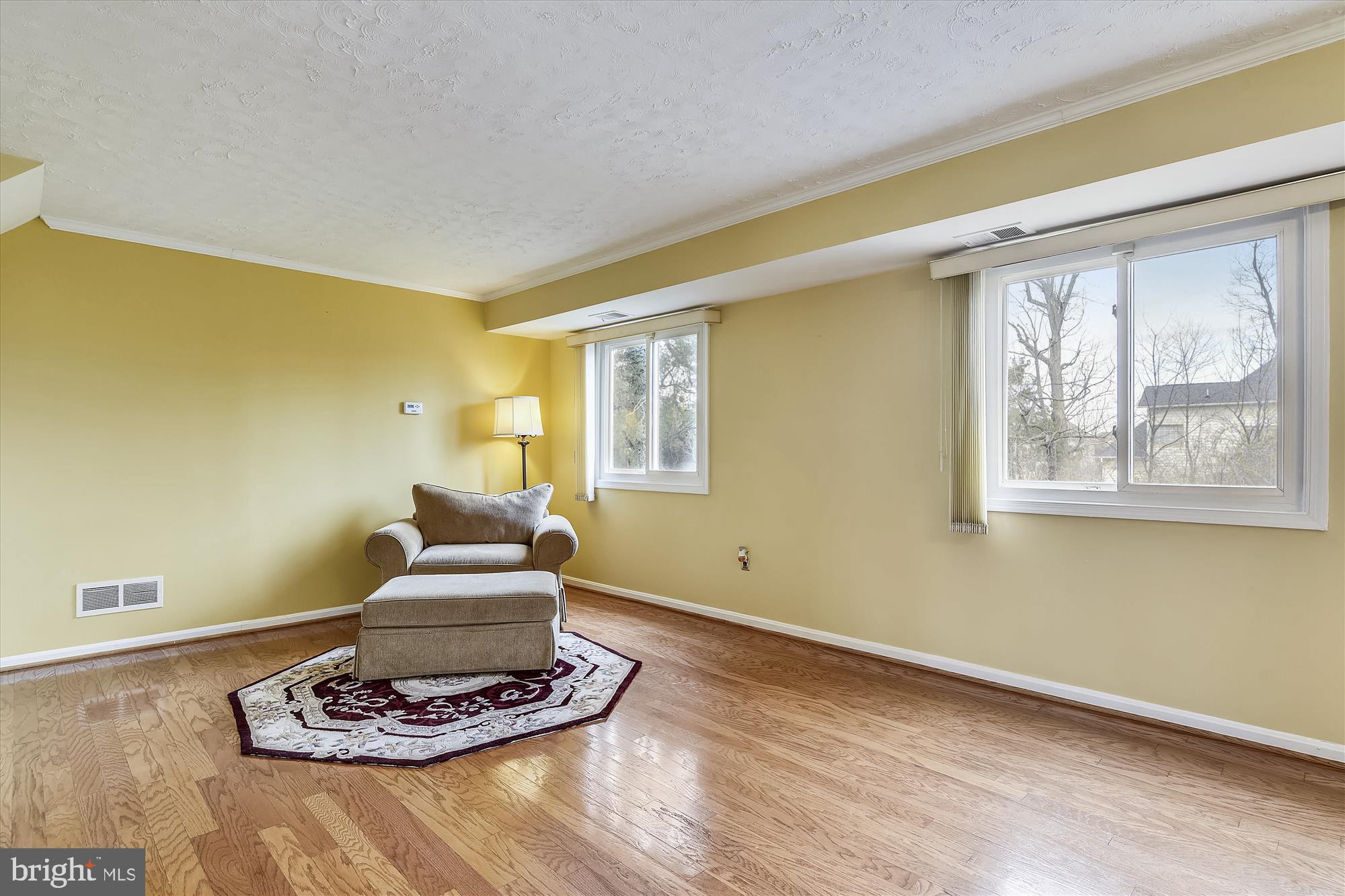 8546 Stonewall Road Manassas, VA 20110 - Photo 11 of 32 Family Room