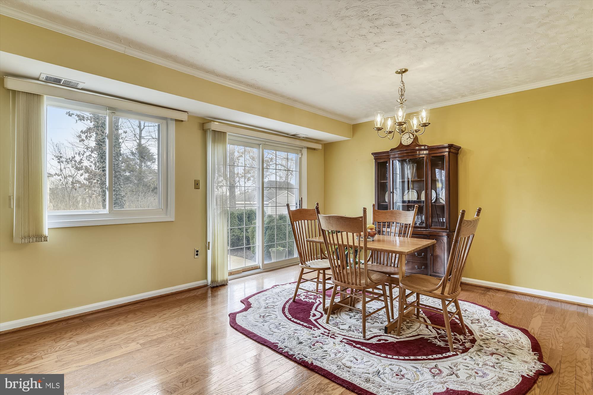 8546 Stonewall Road Manassas, VA 20110 - Photo 7 of 32 Dining Room off Kitchen!