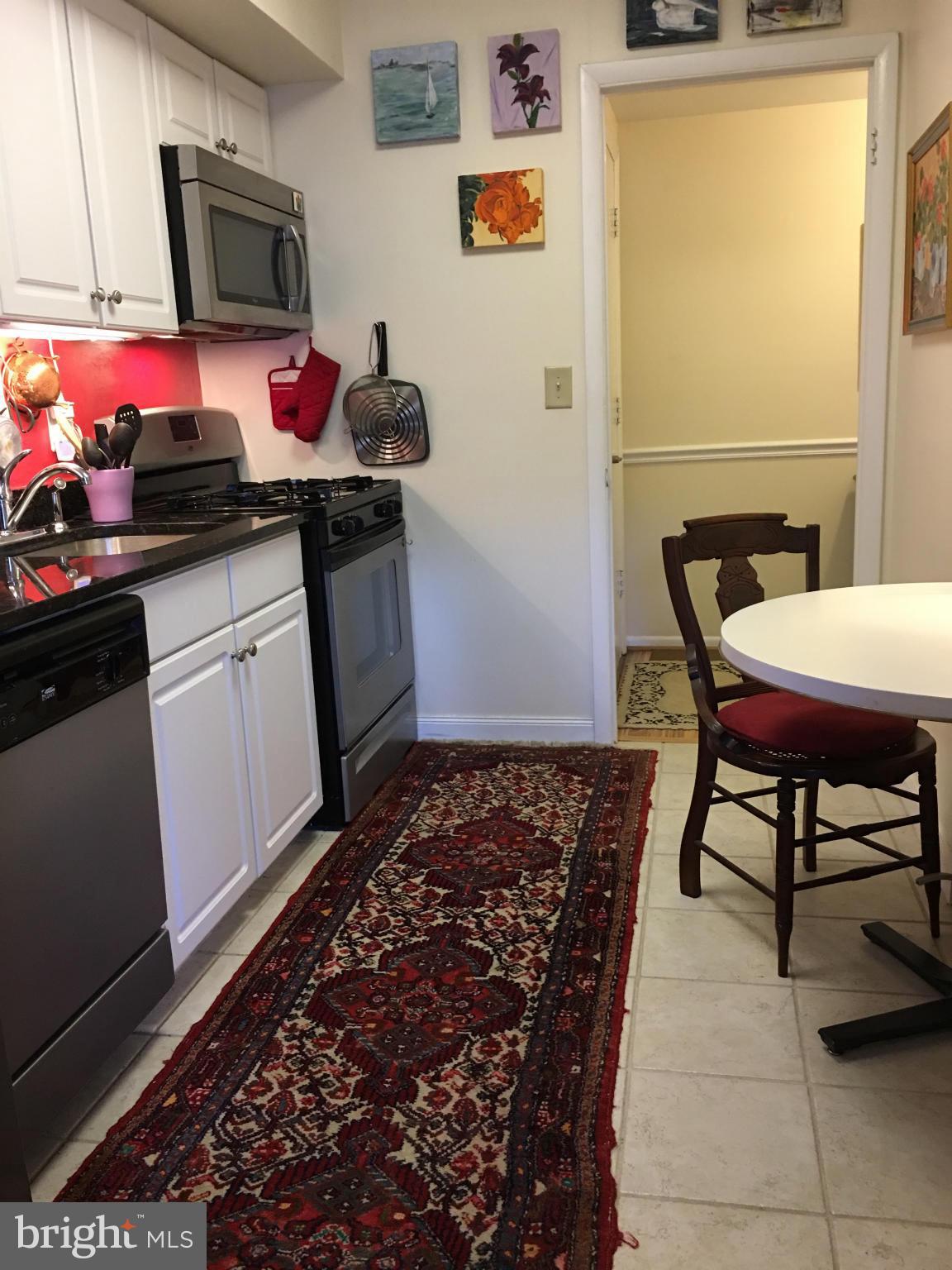 113 Cross Keys Road, Unit R113C Baltimore, MD 21210 - Photo 4 of 19 Kitchen
