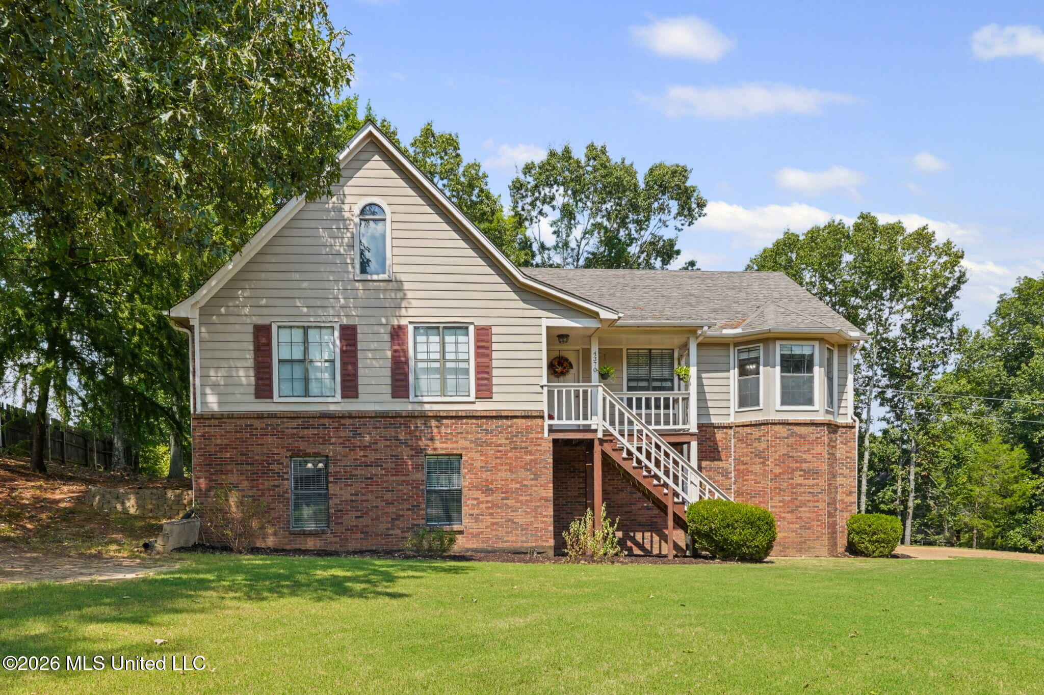 2-web-or-mls-4370 Bienville Rd-01