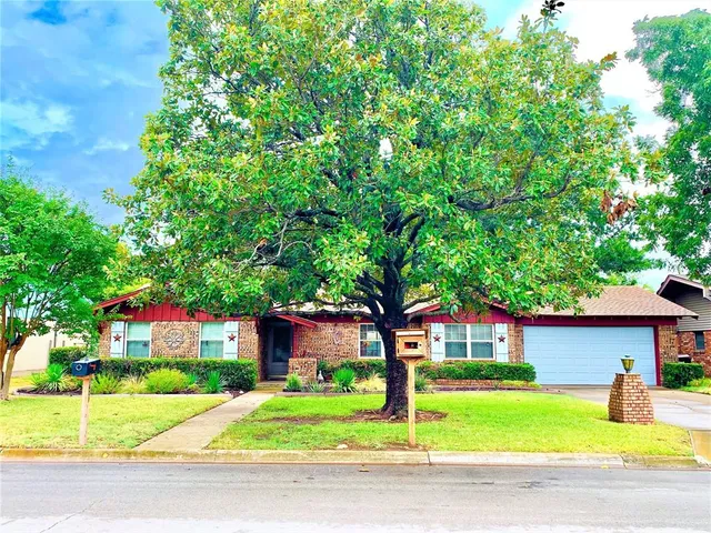 $319,900 | 1401 Amherst Drive, Denton, TX 76201