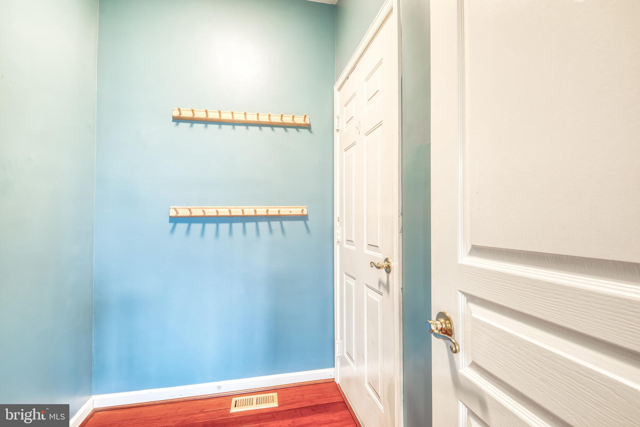 5874 Montgomery Road Elkridge, MD 21075 - Photo 27 of 31 Mudroom