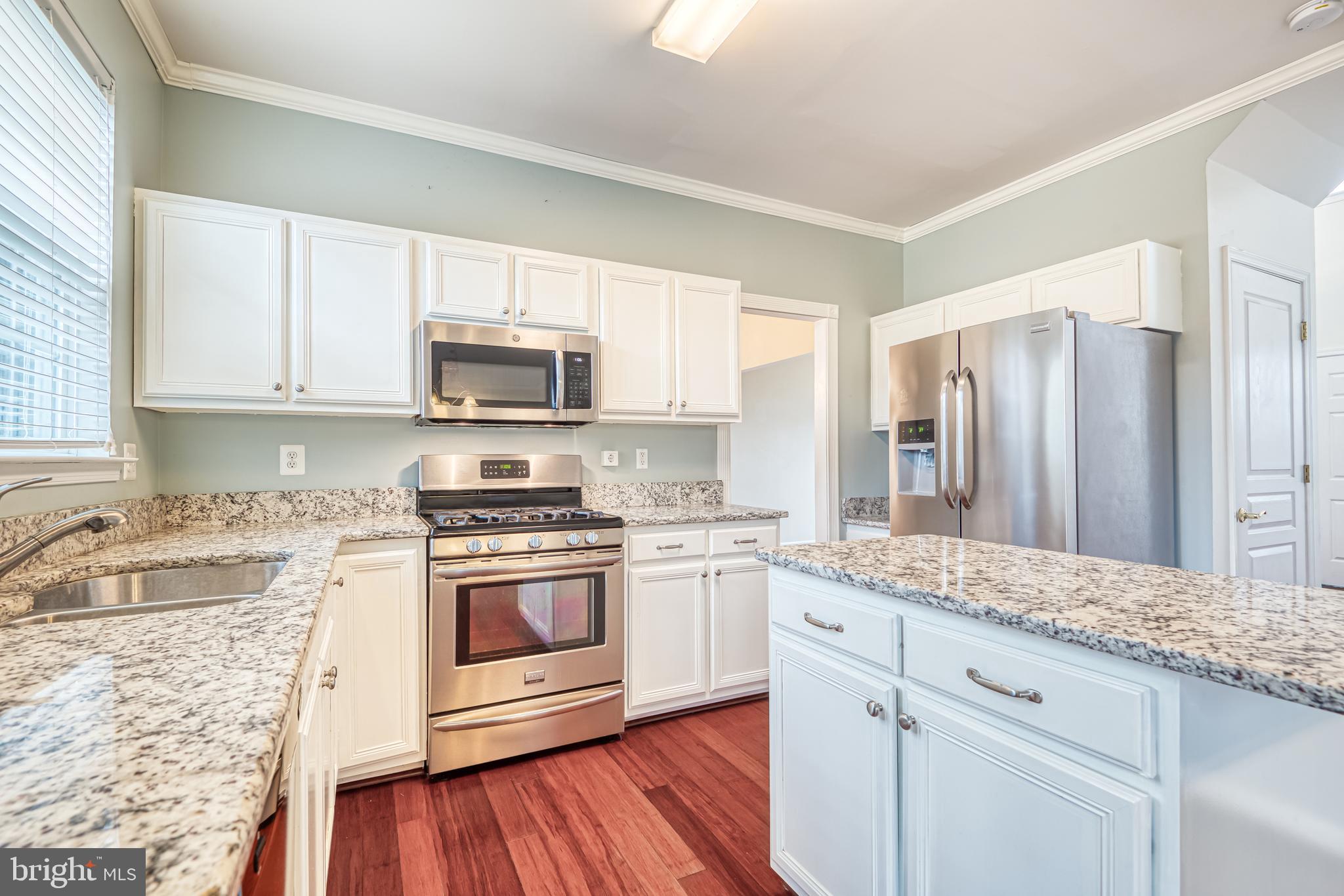 5874 Montgomery Road Elkridge, MD 21075 - Photo 4 of 31 Stainless steel appliance