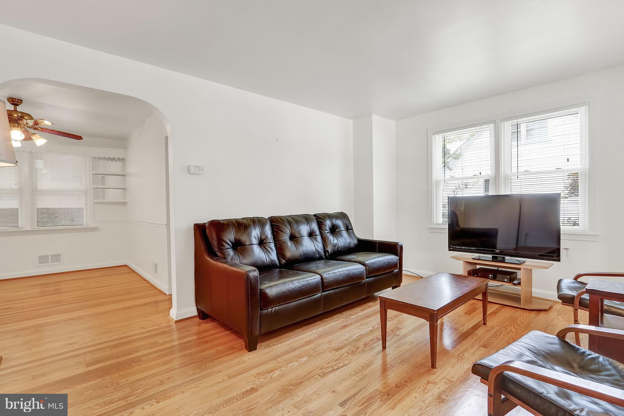 2501 Linwood Road Baltimore, MD 21234 - Photo 4 of 26 Living Room