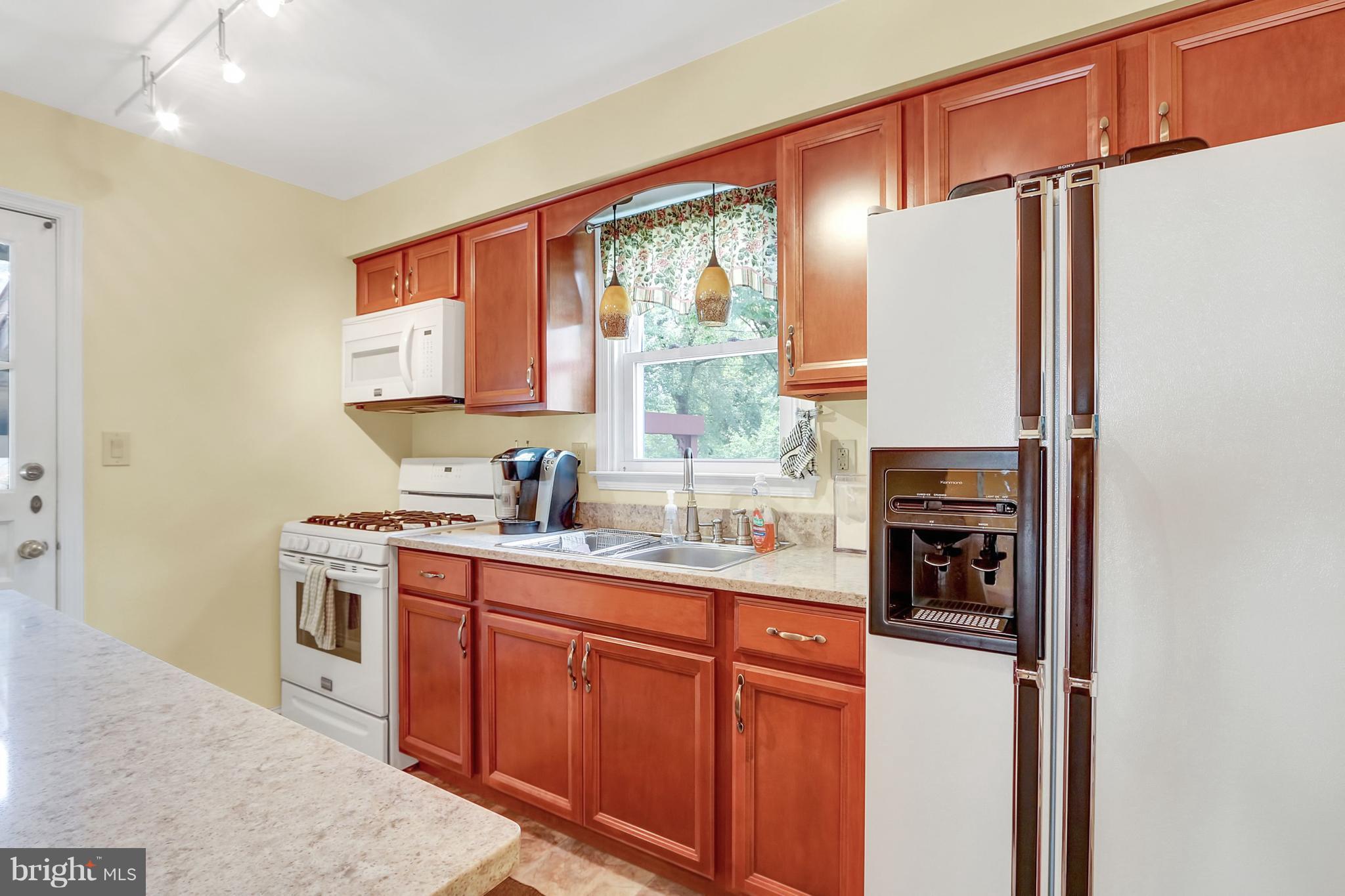 2501 Linwood Road Baltimore, MD 21234 - Photo 7 of 26 Kitchen