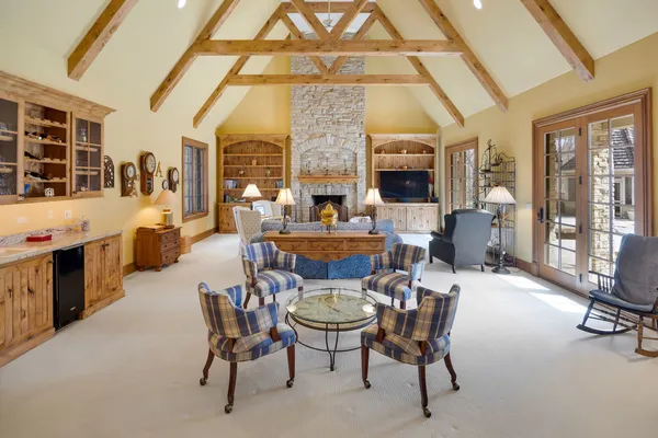 $2,600,000 | 33W551 Hub Road, Wayne, IL 60184