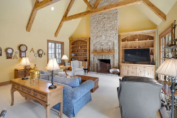 $2,600,000 | 33W551 Hub Road, Wayne, IL 60184