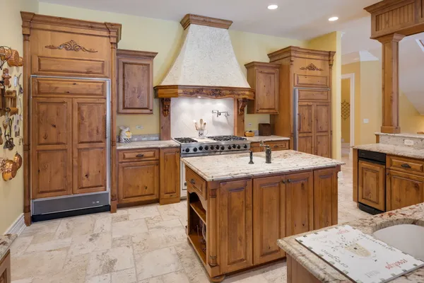 $2,600,000 | 33W551 Hub Road, Wayne, IL 60184