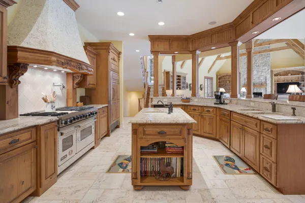 $2,600,000 | 33W551 Hub Road, Wayne, IL 60184