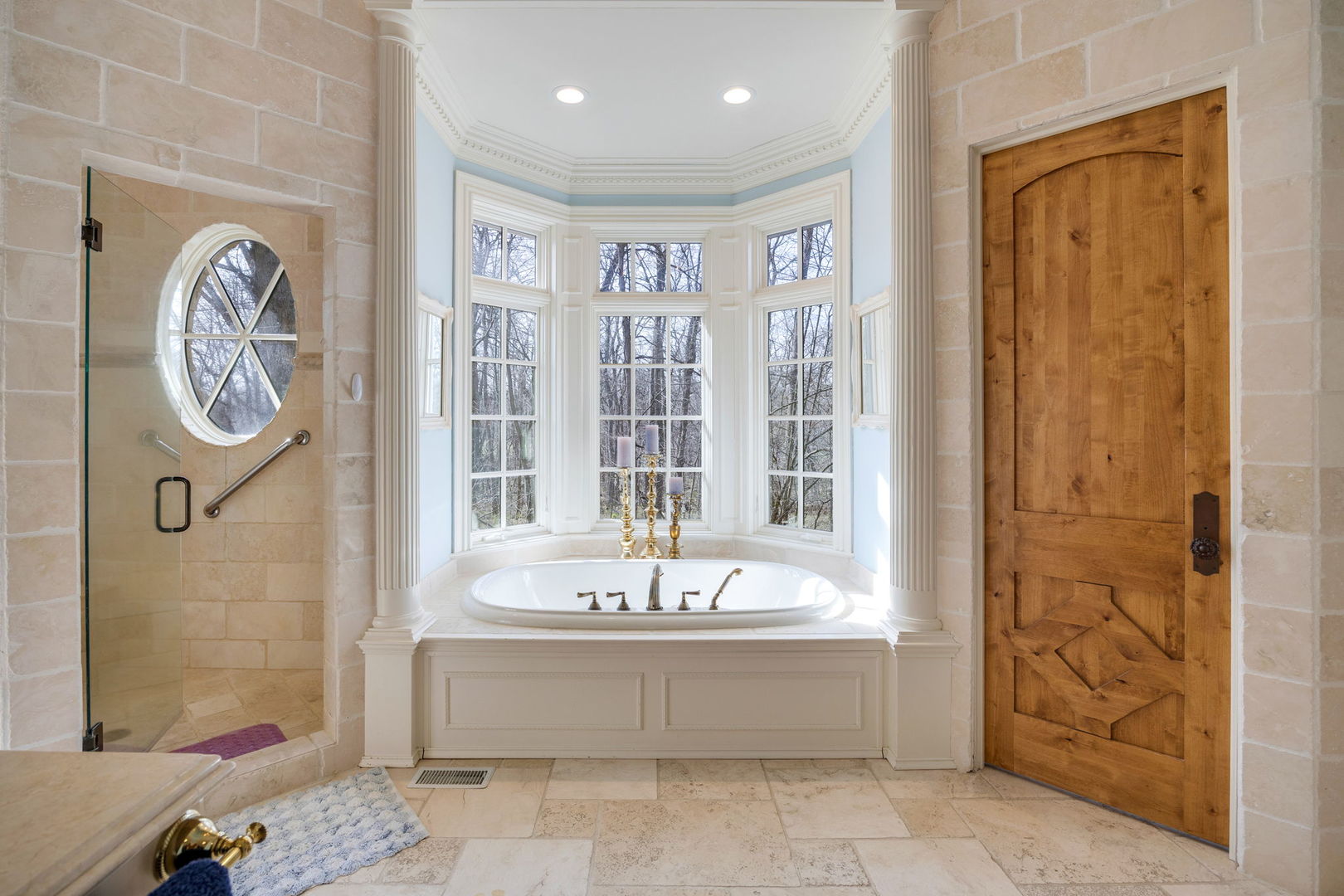 33W551 Hub Road Wayne, IL 60184 - Photo 30 of 59 a spacious bathroom with a tub shower and mirror
