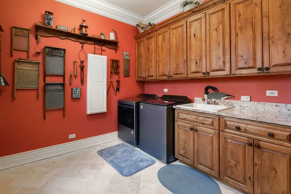 $2,600,000 | 33W551 Hub Road, Wayne, IL 60184