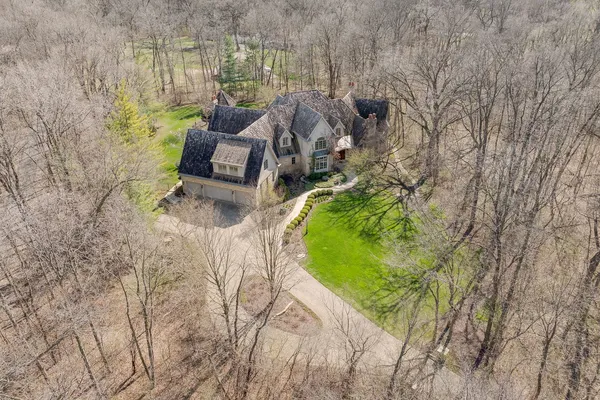 $2,600,000 | 33W551 Hub Road, Wayne, IL 60184