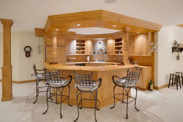 $2,600,000 | 33W551 Hub Road, Wayne, IL 60184