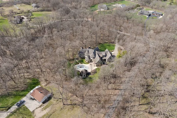 $2,600,000 | 33W551 Hub Road, Wayne, IL 60184