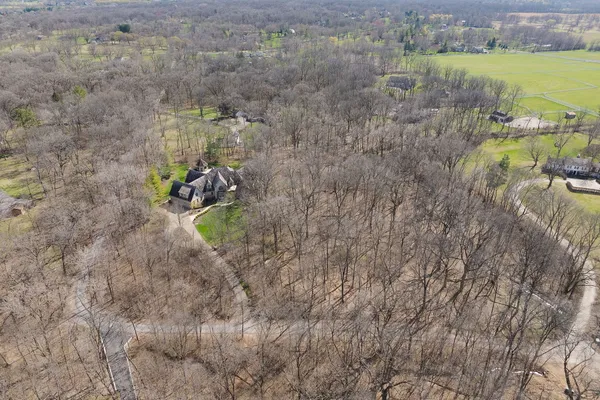 $2,600,000 | 33W551 Hub Road, Wayne, IL 60184